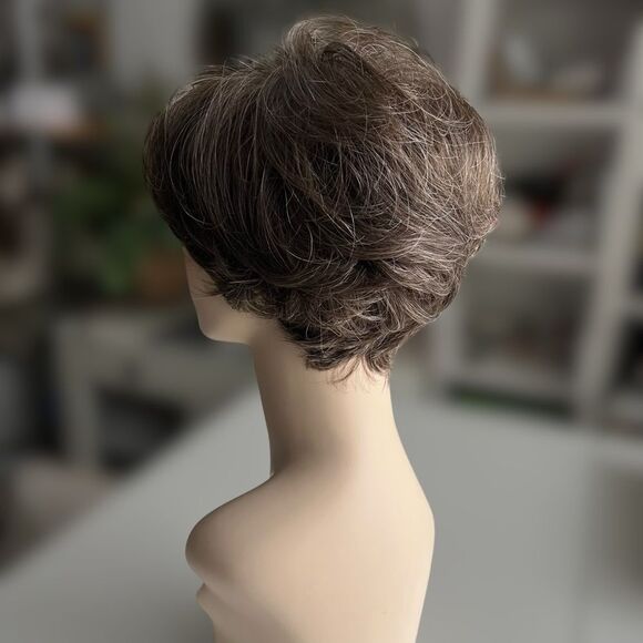 Synthetic Fashion Wig. Jon Renau. O’so’Lite. Brown with 10% gray. Sz: Avg - Picture 7 of 10